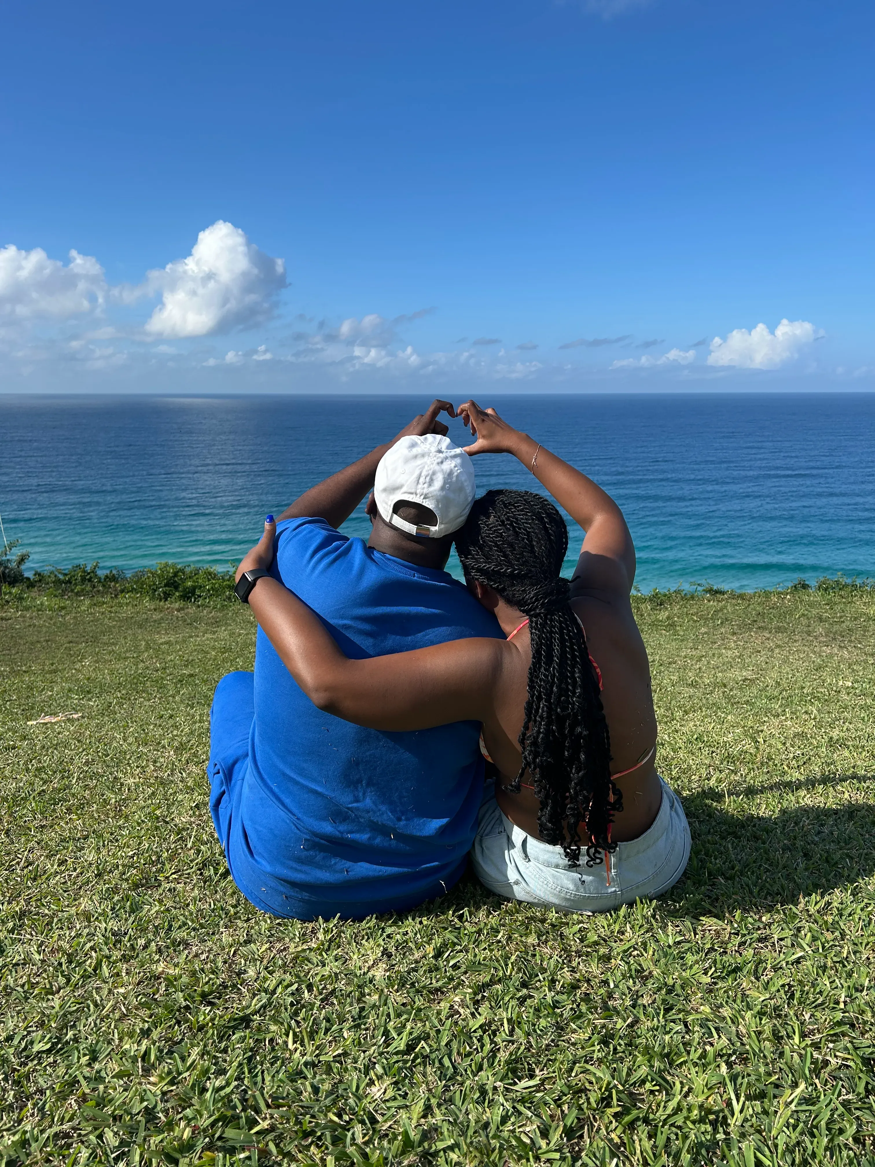 Casal em Ponta Malongane com vista para o mar